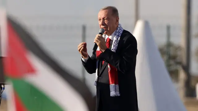 टर्कीका राष्ट्रपतिले आफ्नै देशमा शनिवार प्यालेस्टाइन पक्षधर र्‍याली तथा सभालाई सम्बोधन गरेका थिए 