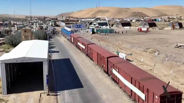 انتقال اموال از طریق خط آهن در افغانستان.