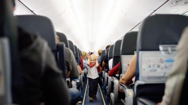 பூமி ஆயிரக்கணக்கான கிலோமீட்டர் வேகத்தில் சுழன்றாலும், நாம் ஏன் அதை உணர்வதில்லை