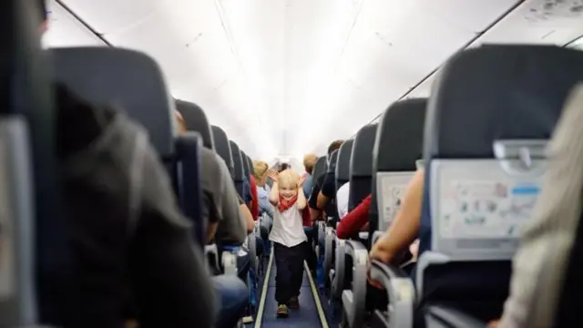 பூமி ஆயிரக்கணக்கான கிலோமீட்டர் வேகத்தில் சுழன்றாலும், நாம் ஏன் அதை உணர்வதில்லை