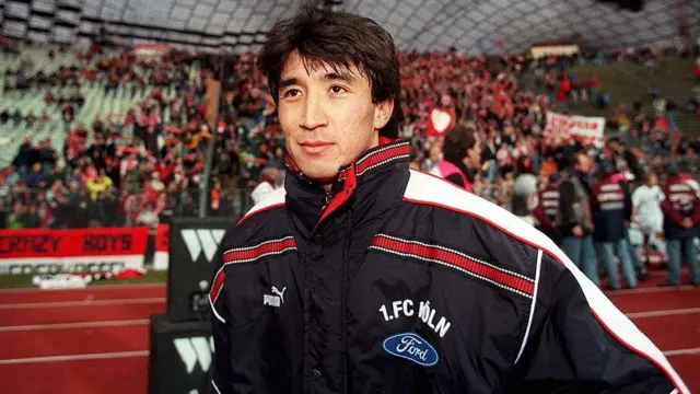 درخشش در جام ملت‌های آسیا ۱۹۹۶ موجب شد خداداد عزیزی از باشگاه بهمن راهی باشگاه کلن آلمان شود