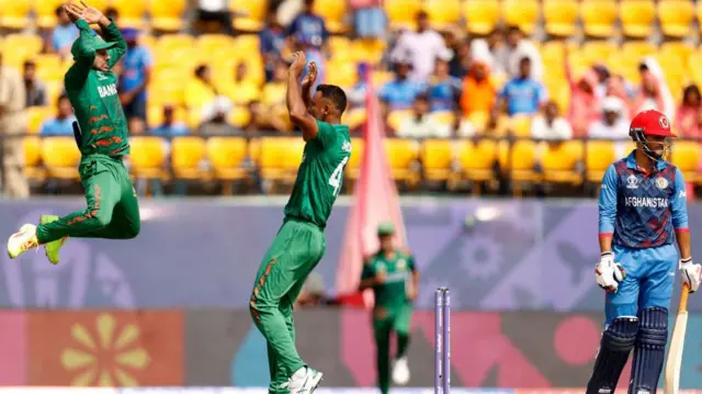 বিশ্বকাপে বাংলাদেশ বনাম আফগানিস্তান ম্যাচের একটি মুহুর্ত