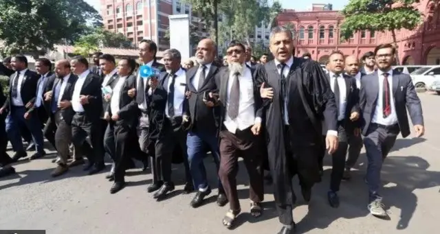 चटगांव में वकीलों का प्रदर्शन