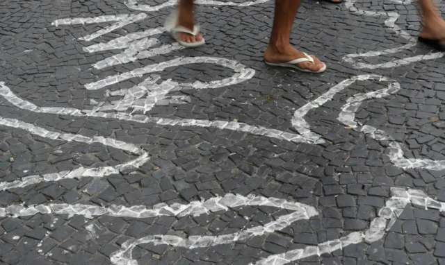 Marcação de corpo no chão