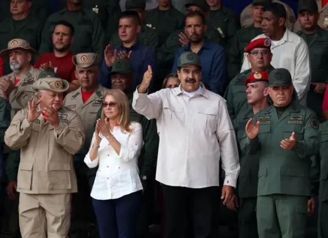 Nicolas Maduro ao lado12 pixbetapoiadores