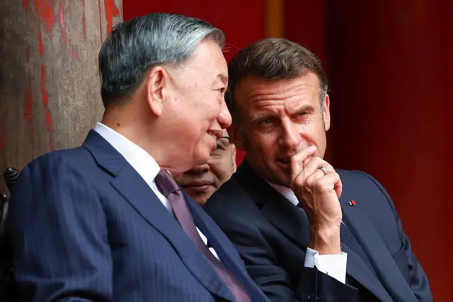 Tổng Bí thư Tô Lâm và Tổng thống Pháp Emmanuel Macron tại Văn Miếu - Quốc Tử Giám