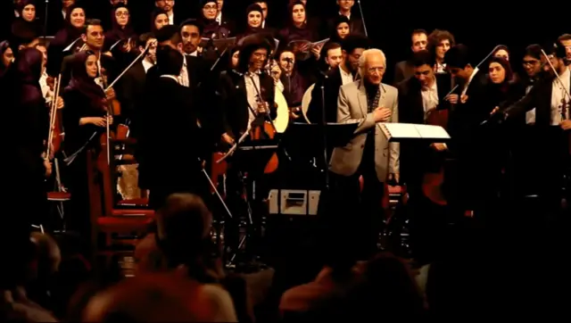 نمایی از فیلم 'عطر گیسو'