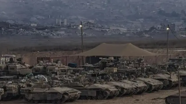 Ripoti za vyombo vya habari vya Israel zinaonyesha kuwa jeshi halitaingia mara moja katika mji wa Gaza na kwamba wakazi wa mji huo lazima waondolewe kabla ya hilo kutokea.