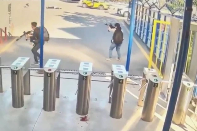 TUSAŞ'ın girişindeki güvenlik kamerası saldırganlar böyle yansıdı