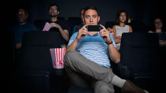 మూవీ పైరసీ 