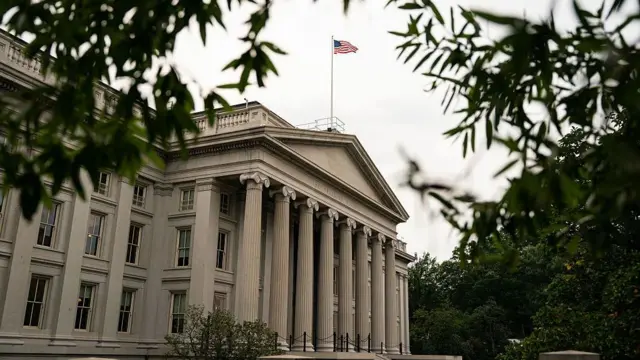 نمای ساختمان وزارت دارایی در واشنگتن