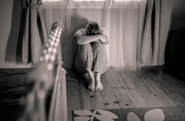 အဓမ္မပြုကျင့်ခံရမှု သရုပ်ဖော်ပုံ