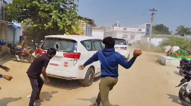 కొడంగల్లో అధికారులపై దాడి