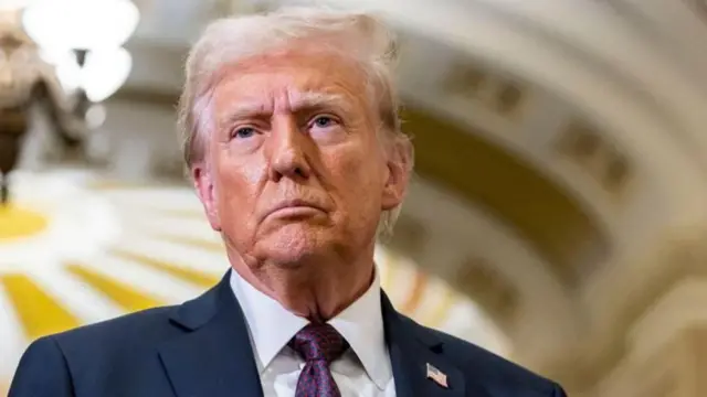 டொனால்ட் டிரம்ப்