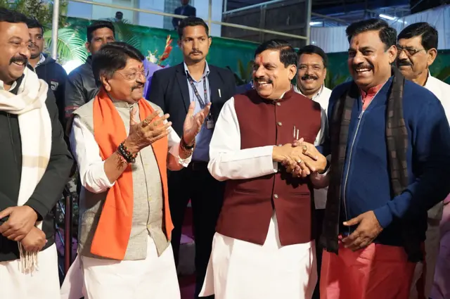 कैलाश विजयवर्गीय के साथ सीएम मोहन यादव