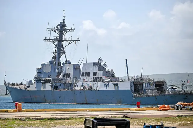 O destróier de mísseis guiados USS Gravely da Marinha dos EUA atracado em Porto Rico em 11 de setembro de 2025