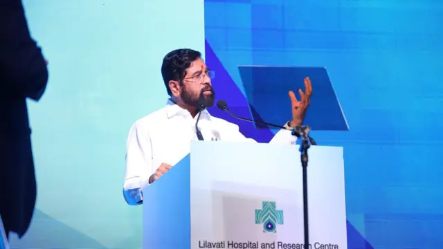 माजी मुख्यमंत्री आणि सध्याचे उपमुख्यमंत्री एकनाथ शिंदे हे देखील मागील वर्षी दावोस करारासाठी गेले होते.