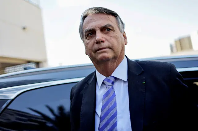 Bolsonaro saindoaajogo online casinocarro