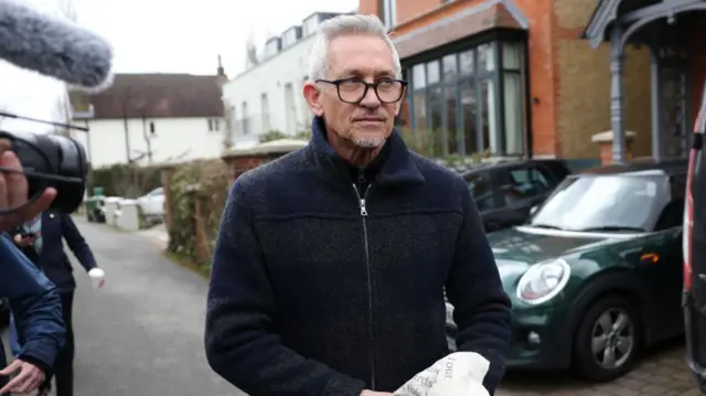 ဂယ်ရီလိုင်နကာ