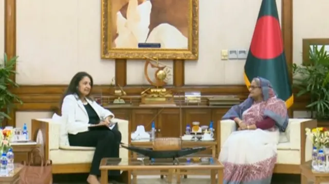 বাংলাদেশে সফরে এসে প্রধানমন্ত্রী শেখ হাসিনার সঙ্গে দেখা করেছেন মার্কিন আন্ডার সেক্রেটারি উজরা জেয়া। পরে তিনি সংলাপ নিয়ে সাংবাদিকদের এক প্রশ্নের জবাবে জানান, তার দেশ এমন কোন উদ্যোগের সঙ্গে যুক্ত নয়।