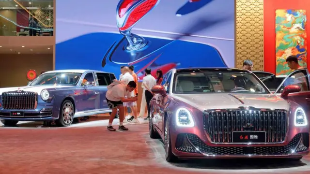 هونگچی علاوه بر ساخت لیموزین برای دولت چین ماشین‌های لوکس هم تولید می‌کند