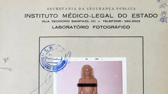Fotografia de Waldirene em laudo do IML, feita em 1976; ela teve negado o pedido do habeas corpus preventivo para não ser submetida ao exame (a marca protegendo os seios foi feita pela BBC Brasil)