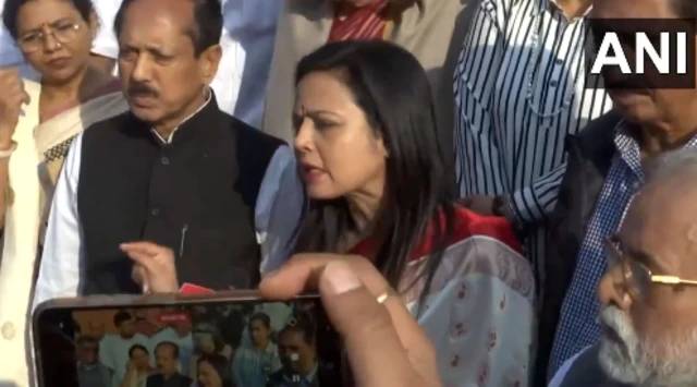 மஹூவா மௌத்ரா