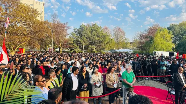 මෙම විවෘත කිරීමේ අවස්ථාවට දමිළ ජාතිකයින් විශාල පිරිසක් එක්ව සිටියහ.