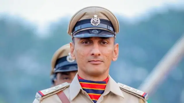 સીઆઈડી ક્રાઇમ બ્રાન્ચના ઇન્સ્પેક્ટર એબી બ્રહ્મભટ્ટ