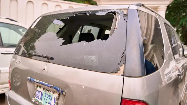 Ụgbọala ndị ojiegbe ahụ mebiri