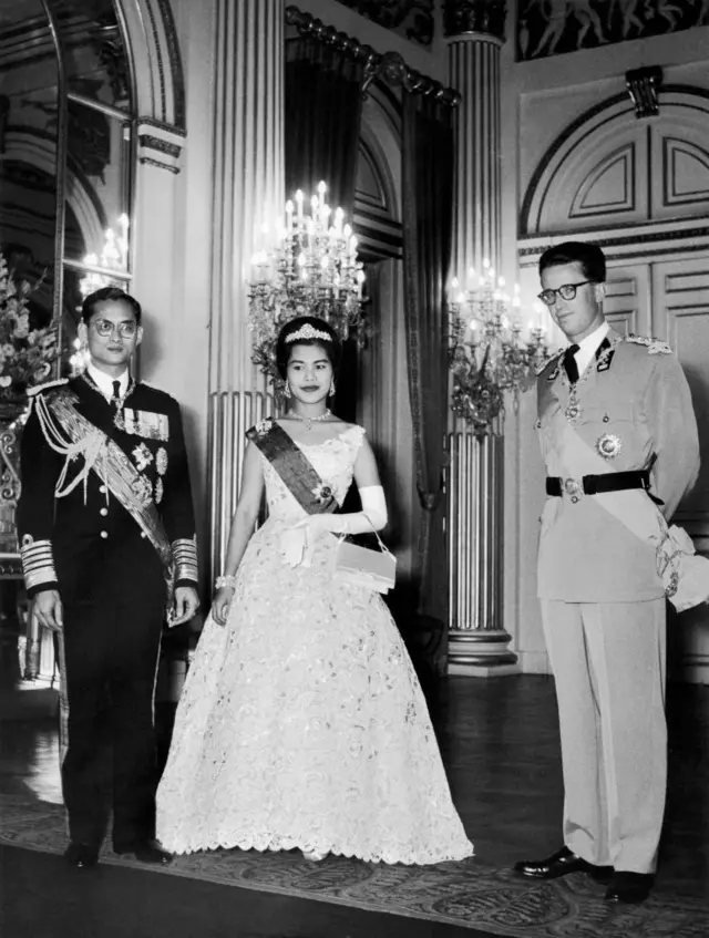 BELGIUM - CIRCA 1960: King Bhumibol, Queen Sirikit And King Baudouin I Of Belgium. (Photo by Keystone-France/Gamma-Keystone via Getty Images)