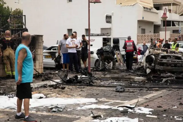 مكان سقوط صاروخ في مدينة أشدود