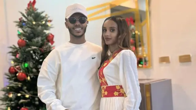 Artist Andu'aalam Gosaafi Qananii Addunyaa
