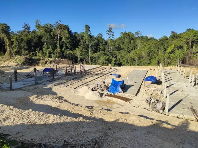 Progres pembangunan Batalion Yonif TP 858 di Kampung Makmakerbo, Biak Timur.