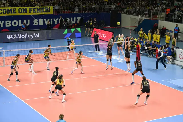 Vakıfbank ve Fenerbahçe