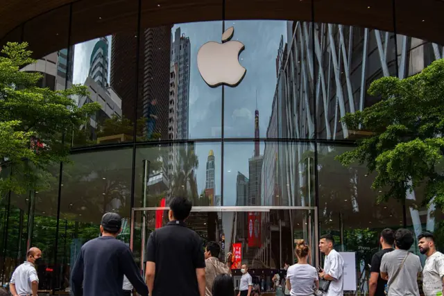 ထိုင်းနိုင်ငံ၊ ဘန်ကောက်မြို့ Apple Store မှာ Iphone 17 မိတ်ဆက်ခဲ့တဲ့ မြင်ကွင်း (ပုံဟောင်း)