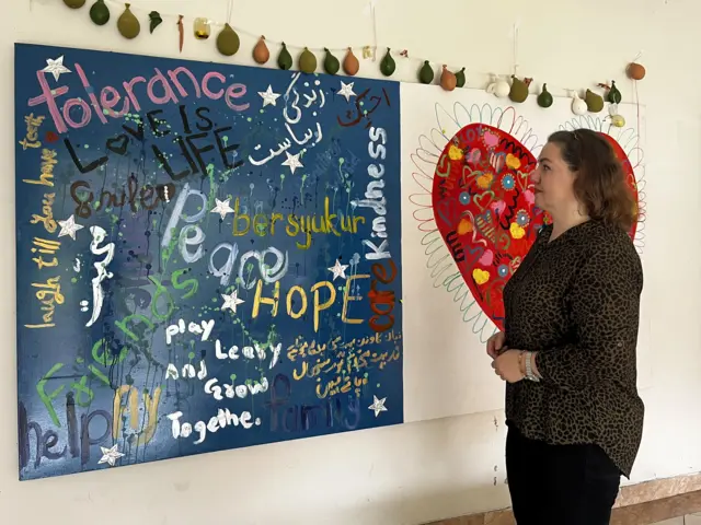 Karya seni pengungsi perempuan