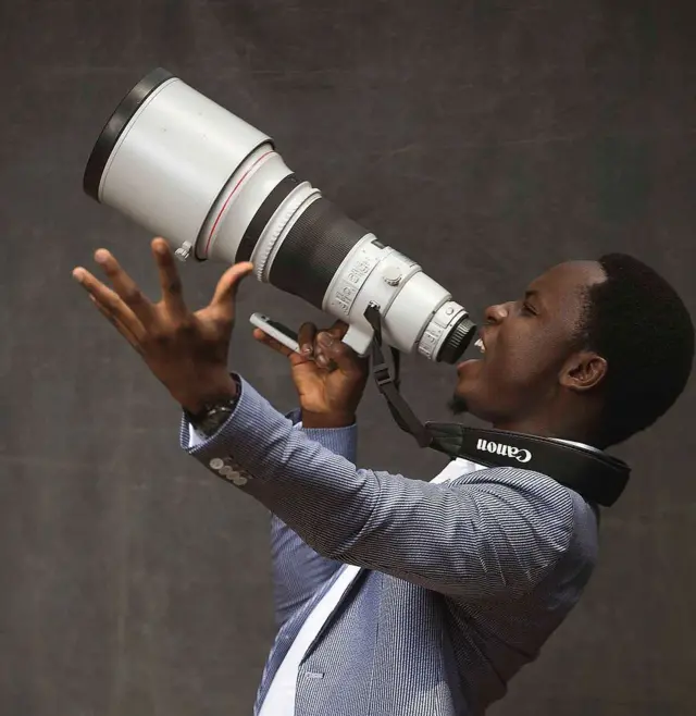 Bayo Omoboriowo, ayaworan aarẹ Buhari