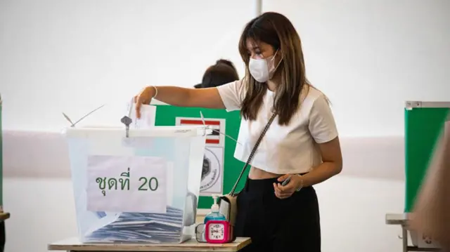 ထိုင်းလူငယ်တွေ အပြောင်းအလဲကို မျှော်လင့်နေ