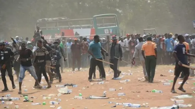 Awọn janduku nibi ayẹyẹ kan