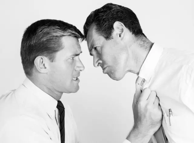 Пайда алып келе турган ушактарга караганда алдыда күтүлгөн коркунучтар жөнүндө ушактар — алар болбой калса деле — адамдардын арасында бир топ тез тарайт