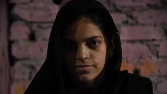 अश्राला अनेक शारिरीक व्याधी आहेत