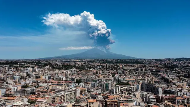 Вид на Етну з міста