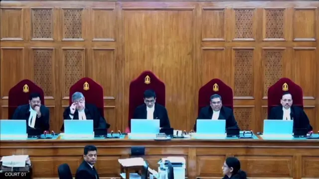 सुप्रीम कोर्टाचं खंडपीठ