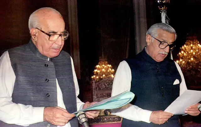 बलख़ शेर मज़ारी