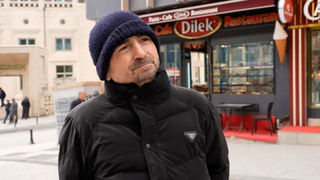 Avcılar'dan Mahir Varlı, sokakta BBC Türkçe'ye konuşuyor. 