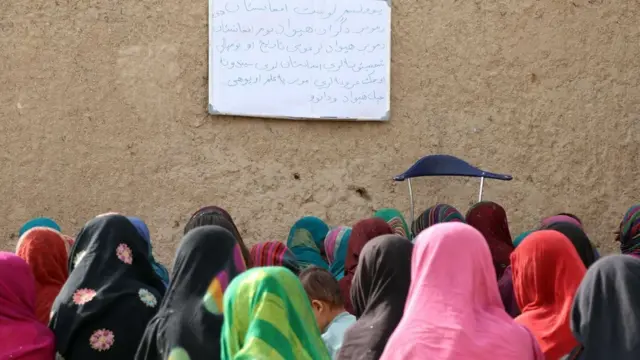 Qaar ka mid ah gabdhaha ayaa si qarsoodi ah wax loo baraa