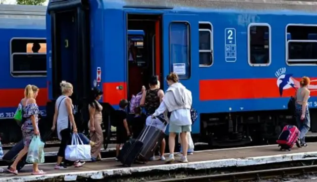 українські біженці, допомога в Угорщині