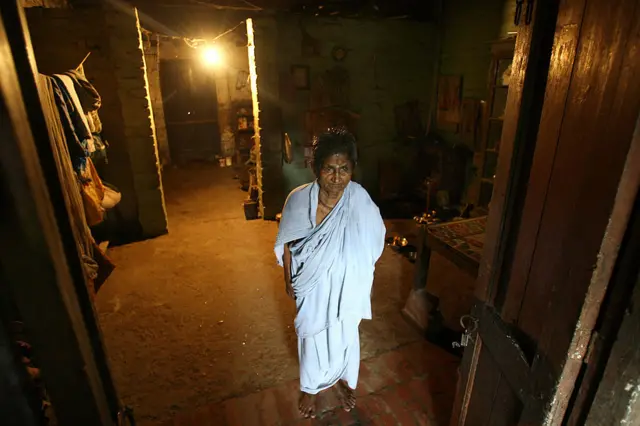 দেশভাগের কারণে প্রায় দশ লাখ মানুষ মারা গিয়েছিলেন, গৃহহীন হয়েছিলেন এক কোটি ২০ মানুষ। পূর্ব বঙ্গ থেকে উদ্বাস্তু হয়ে পশ্চিমবঙ্গে আসা কমলারাণী দাস। -ফাইল চিত্র