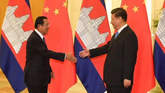 Cựu Thủ tướng Campuchia Hun Sen và Chủ tịch Trung Quốc Tập Cận Bình vào năm 2019